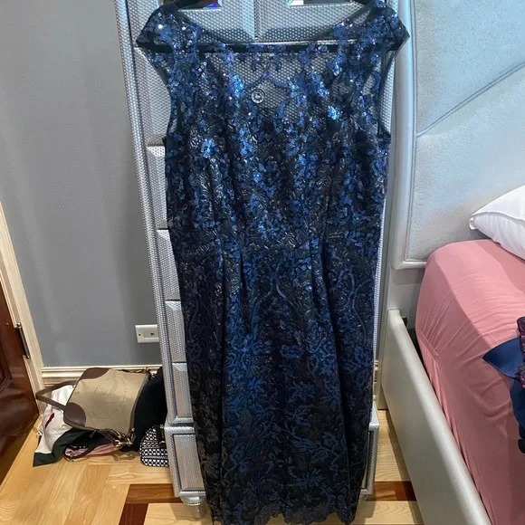 kay unger sequin dress Kay unger blue sequin dress